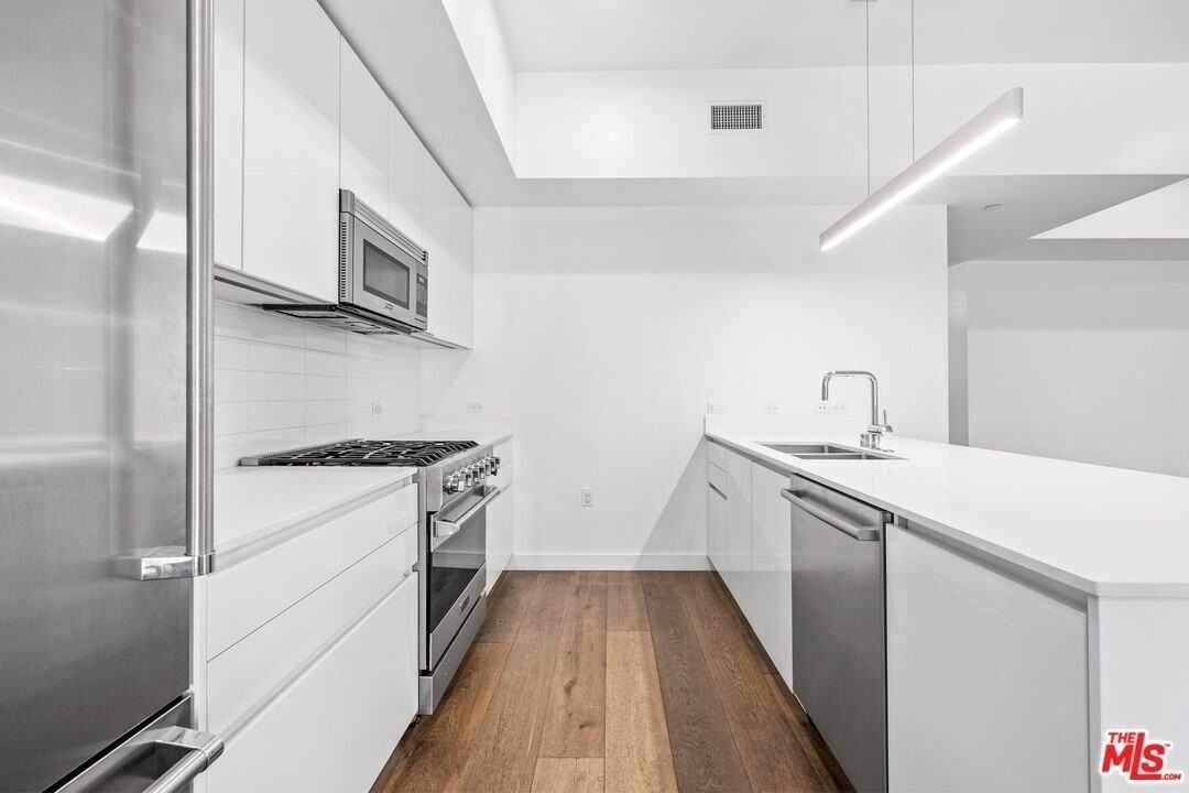 1433 14th Street #1A - Photo 6 of 12