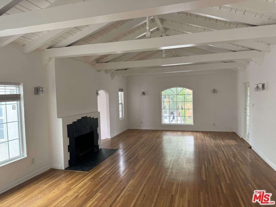 122 N Orange Dr - Photo 5 of 24