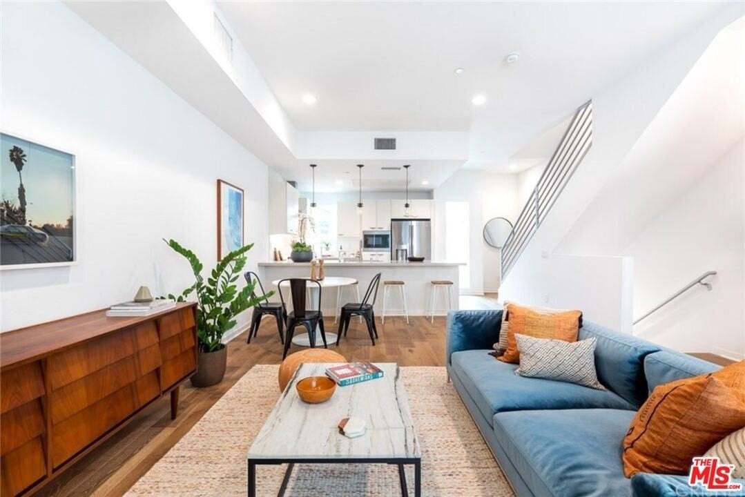 4821 Craner Avenue - Photo 3 of 14