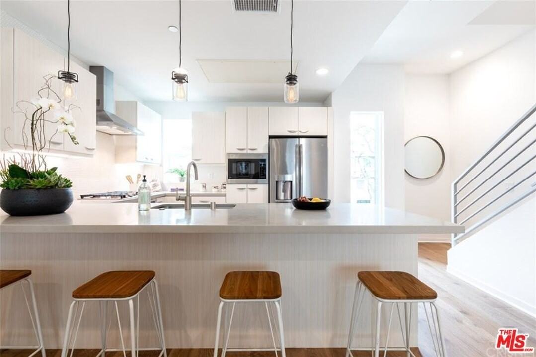 4821 Craner Avenue - Photo 4 of 14