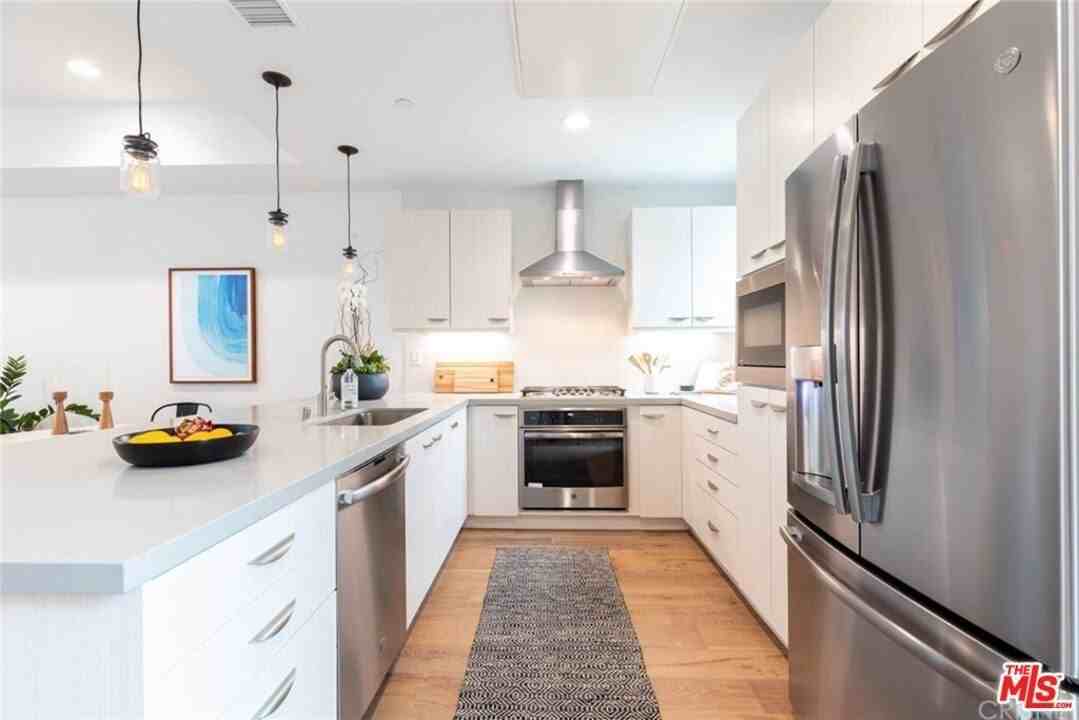 4821 Craner Avenue - Photo 6 of 14