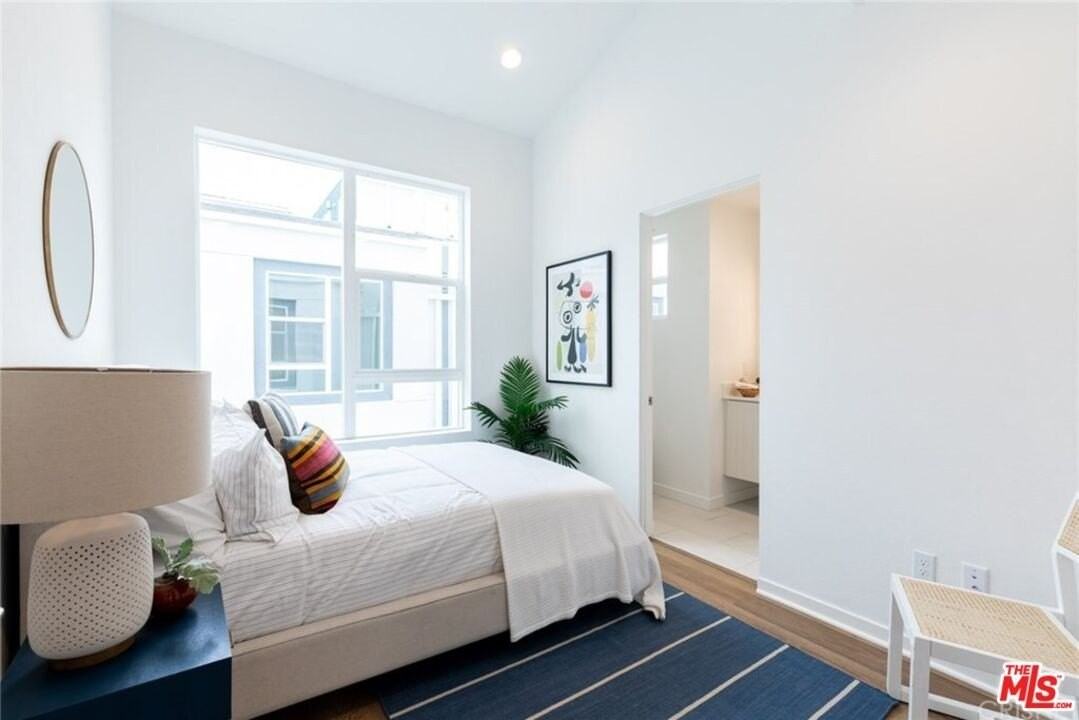 4821 Craner Avenue - Photo 7 of 14