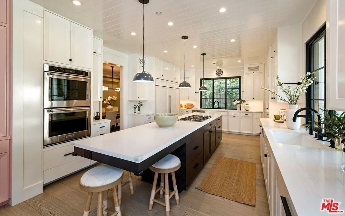 720 Amalfi Dr - Photo 5 of 27