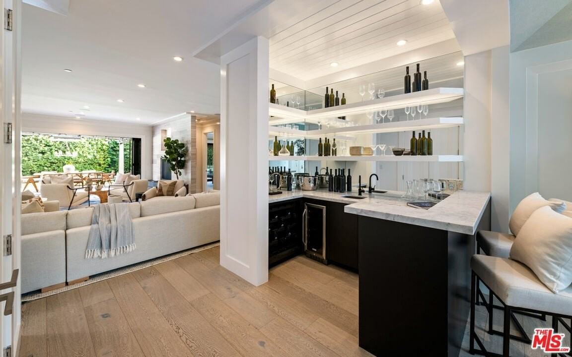 720 Amalfi Dr - Photo 7 of 27