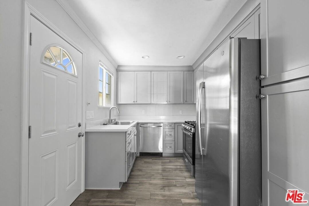 1960 N Ontario St - Photo 7 of 16