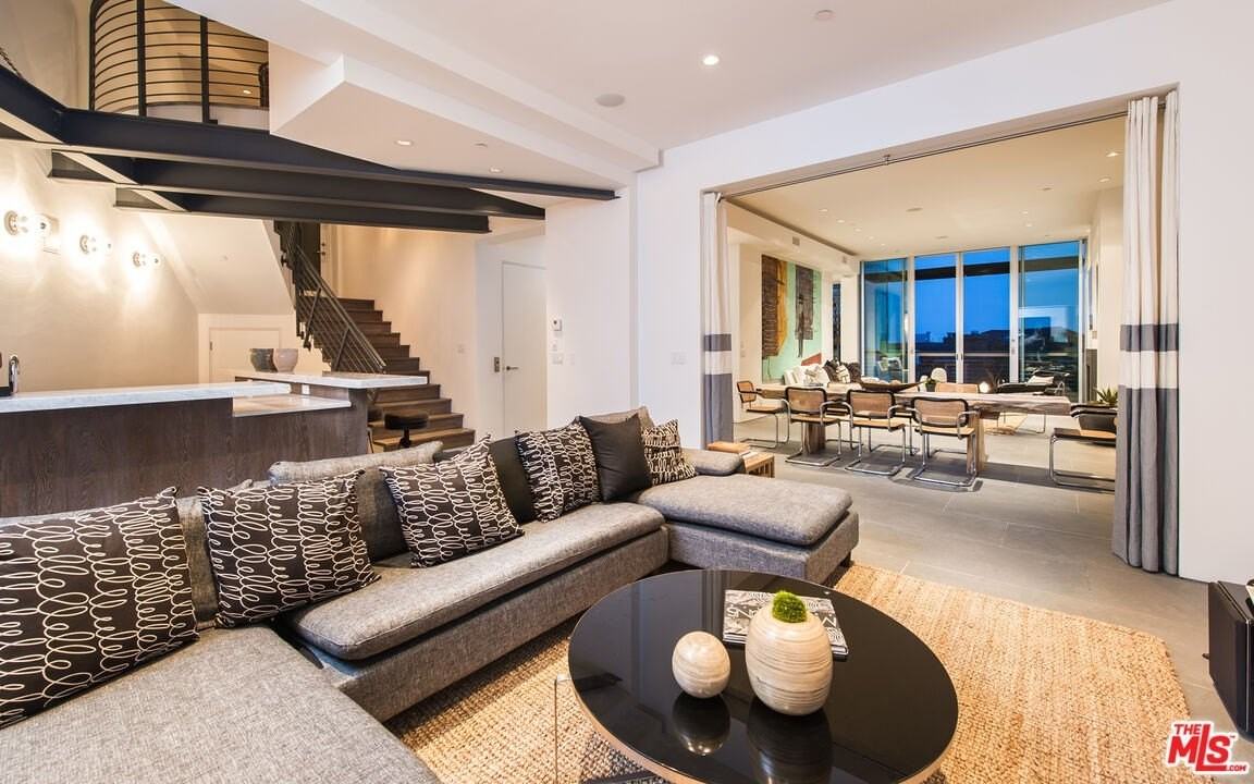 1352 Miller Dr - Photo 7 of 46