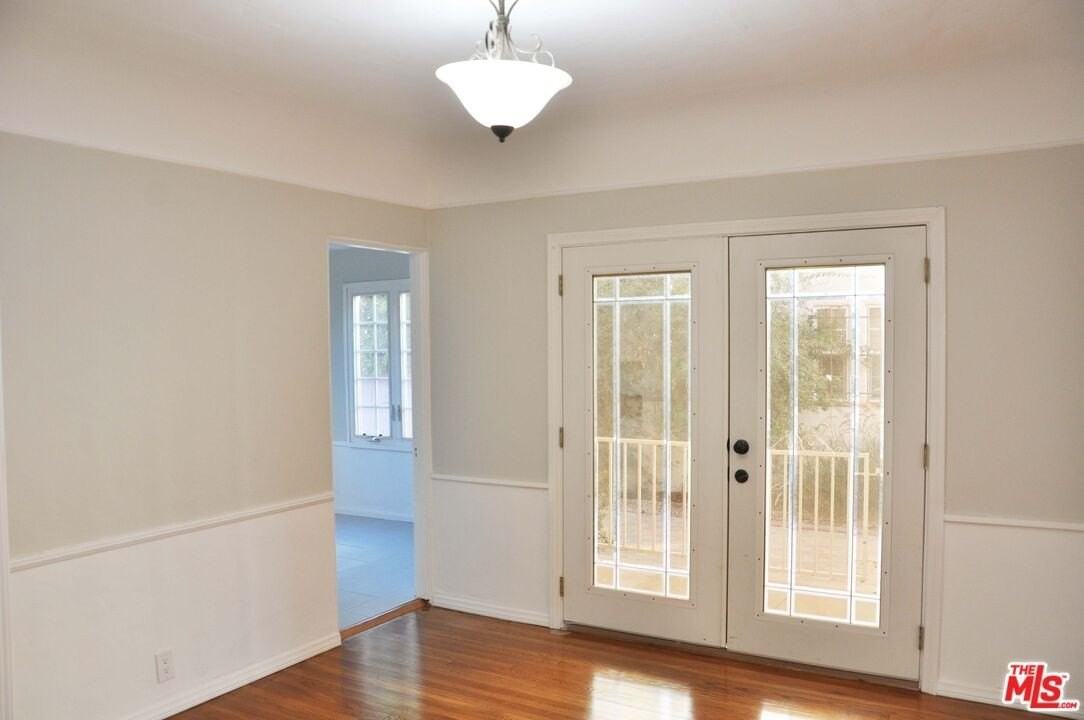 1611 Ellsmere Ave - Photo 7 of 15