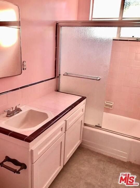 1015 North Edinburgh Avenue #5 - Photo 7 of 9