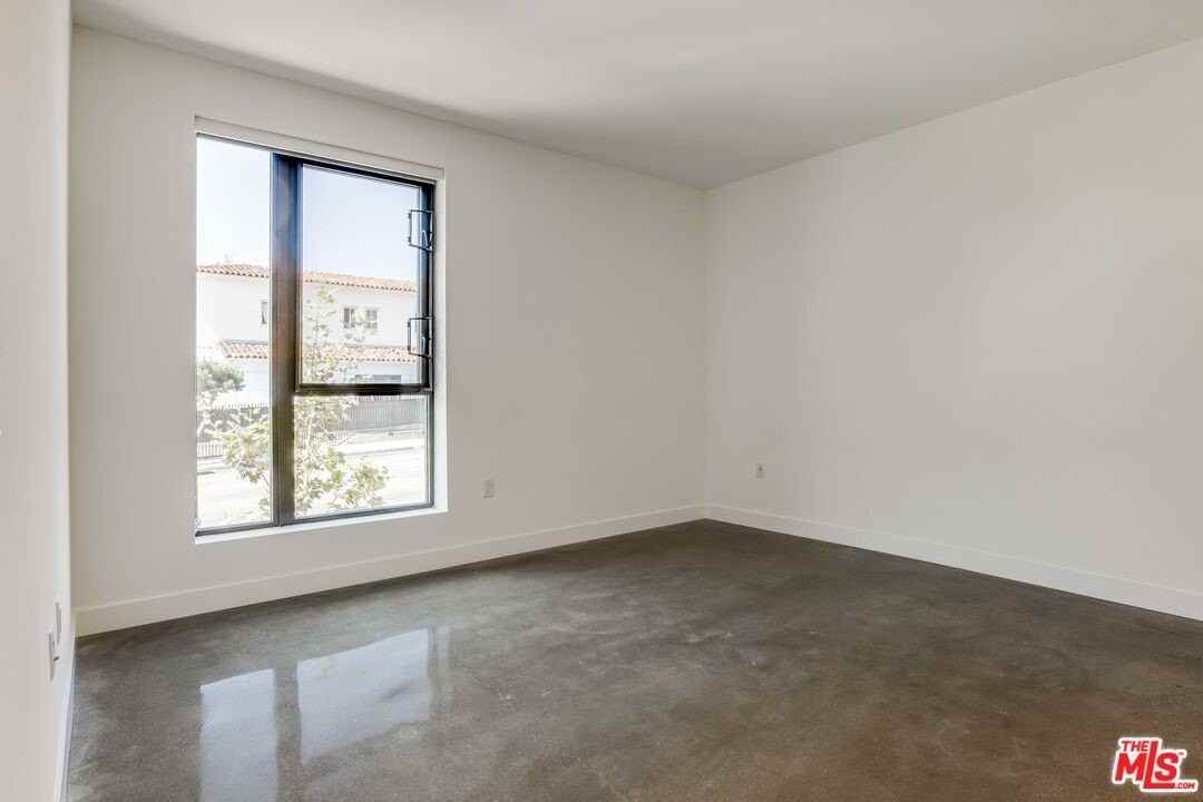 1250 N Fairfax Ave Apt 414 #414 - Photo 3 of 43