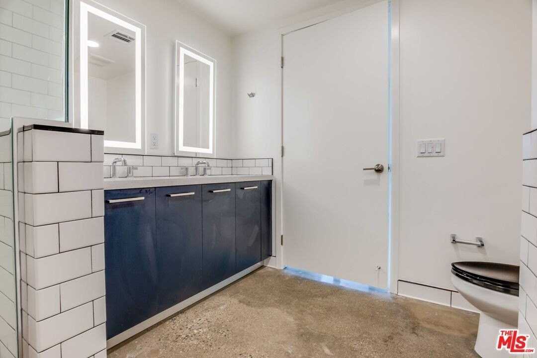 1250 N Fairfax Ave Apt 414 #414 - Photo 4 of 43