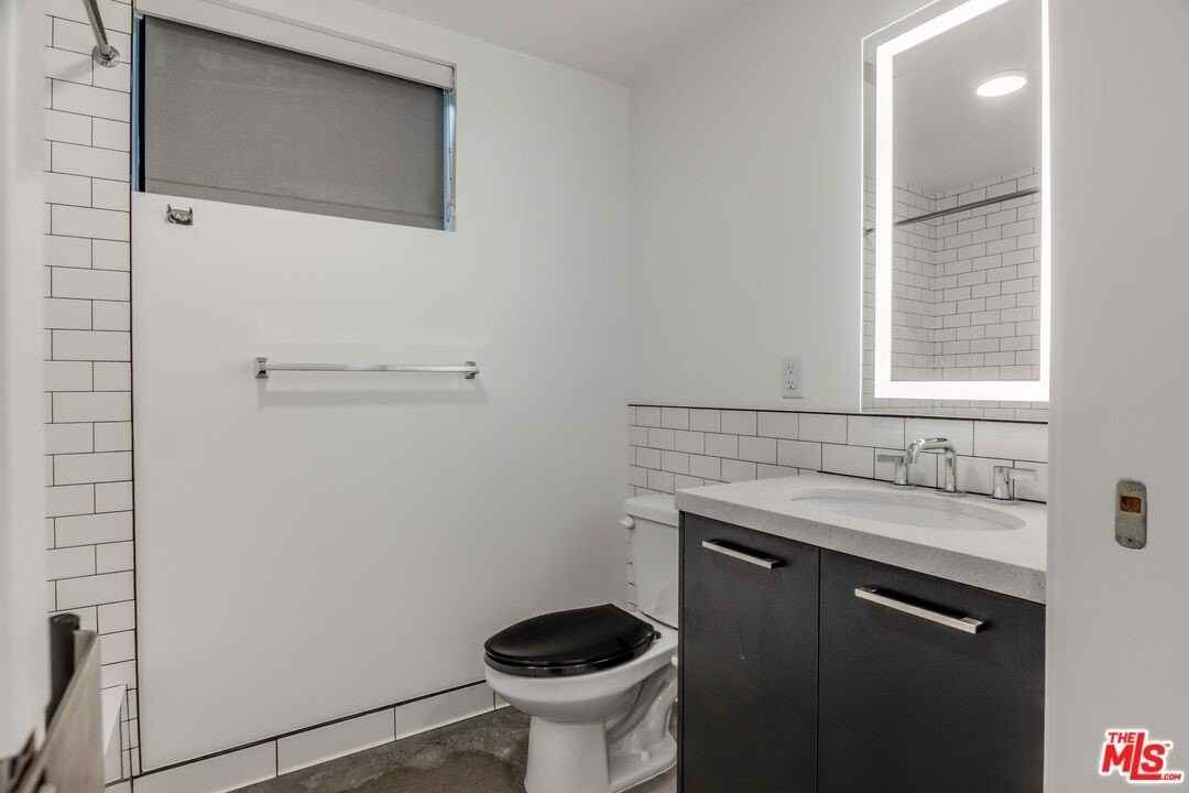 1250 N Fairfax Ave Apt 414 #414 - Photo 6 of 43