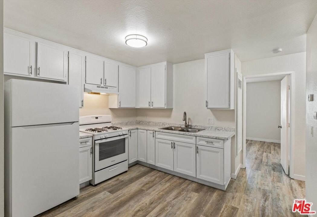 331 East Washington Avenue #F - Photo 7 of 19