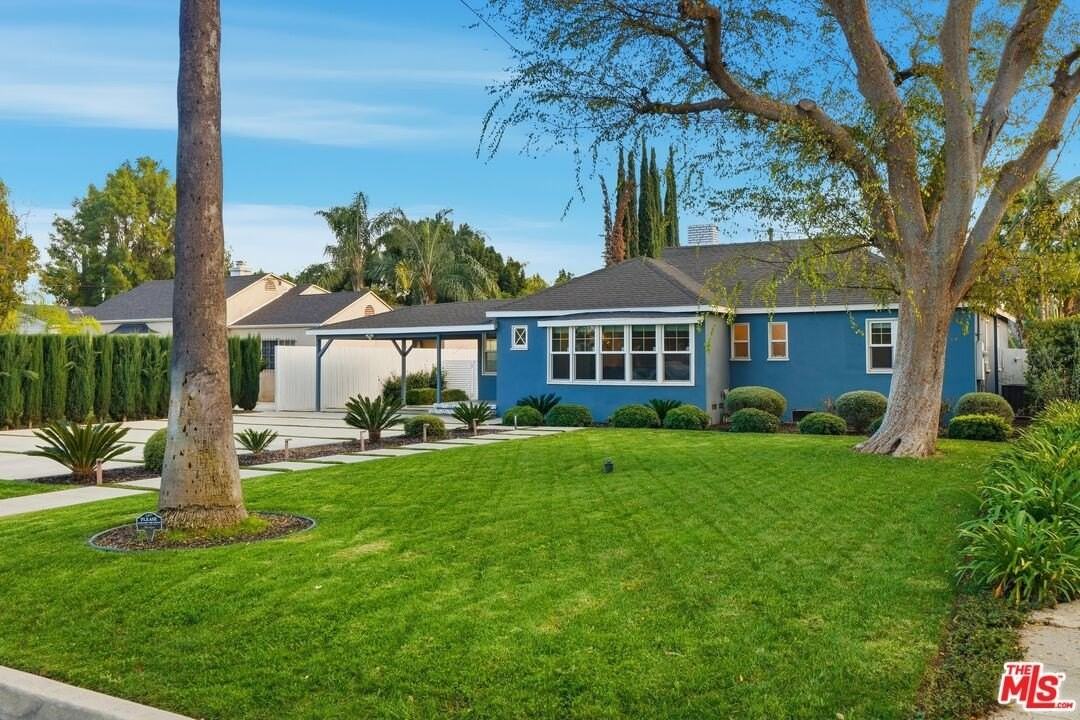 15040 Hamlin Street - Photo 3 of 50