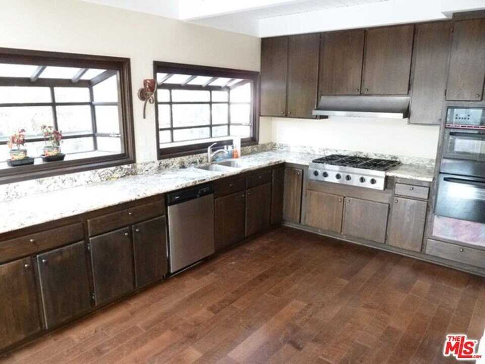 3900 Pacific Avenue #1 - Photo 6 of 16