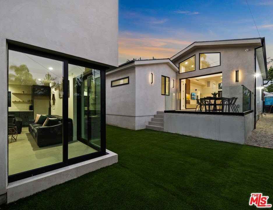 8982 Norma Pl - Photo 3 of 31