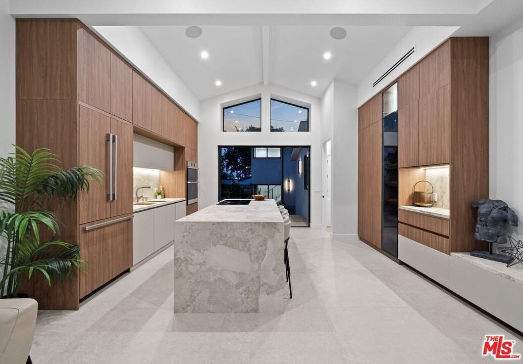 8982 Norma Pl - Photo 4 of 31