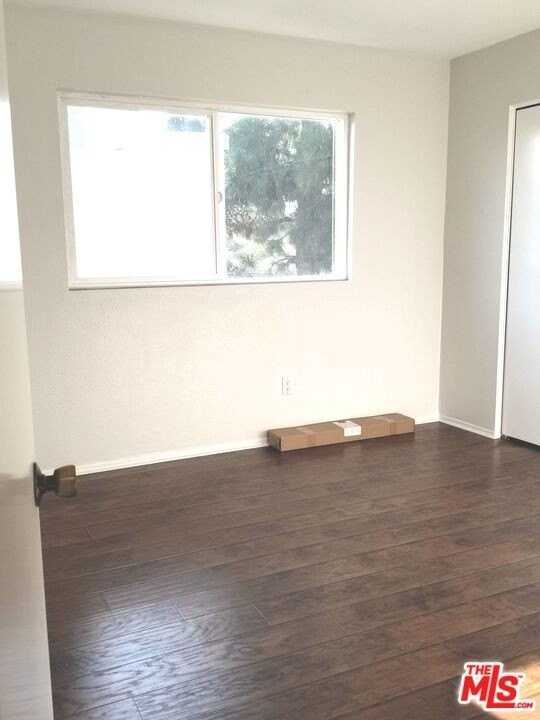 4866 1/2 Mcconnell Ave - Photo 4 of 11