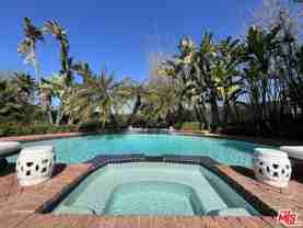 8050 Mulholland Dr - Photo 1 of 1