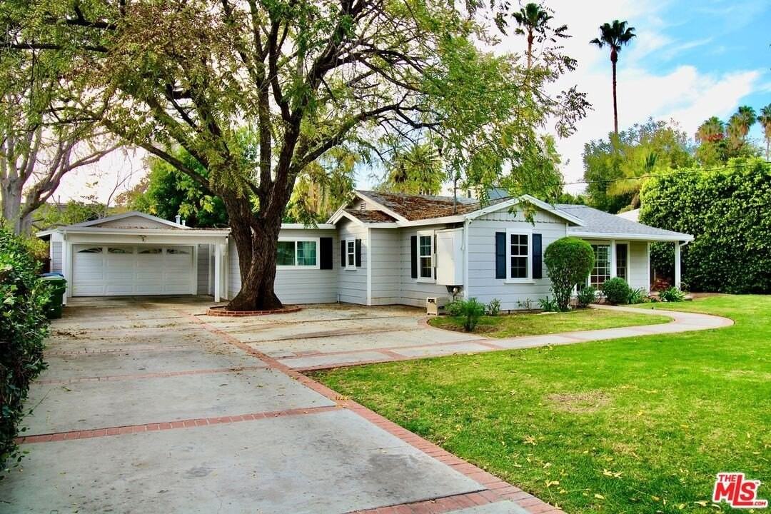 8421 Darby Avenue - Photo 2 of 38