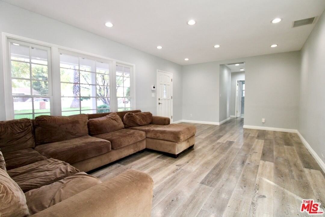 8421 Darby Avenue - Photo 5 of 38