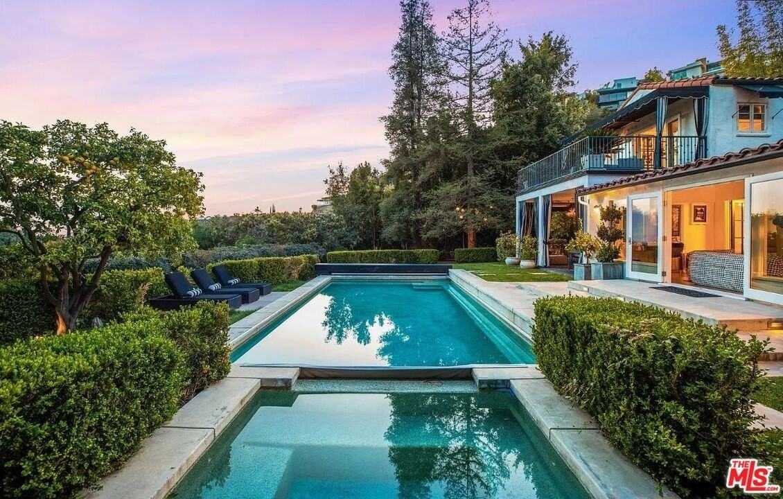 1514 Sunset Plaza Drive