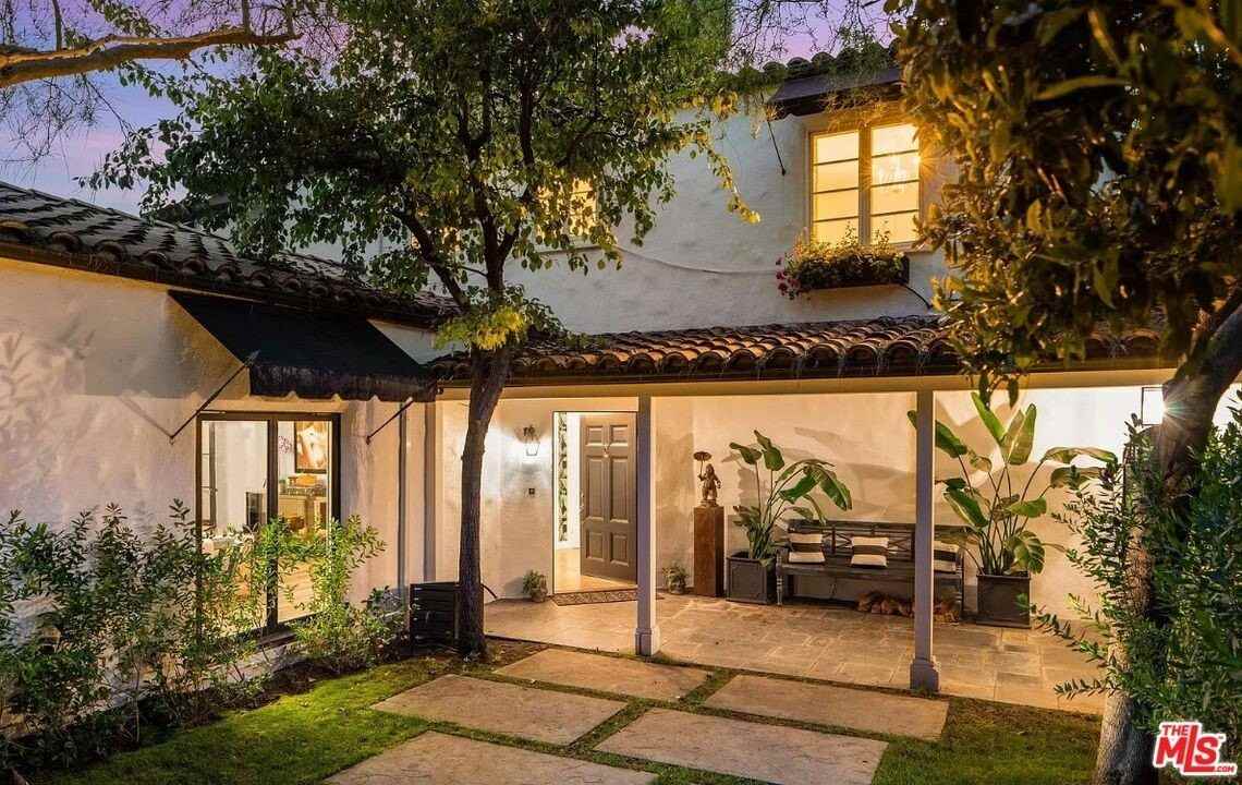 1514 Sunset Plaza Dr - Photo 5 of 44