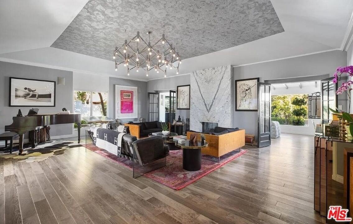 1514 Sunset Plaza Dr - Photo 7 of 44