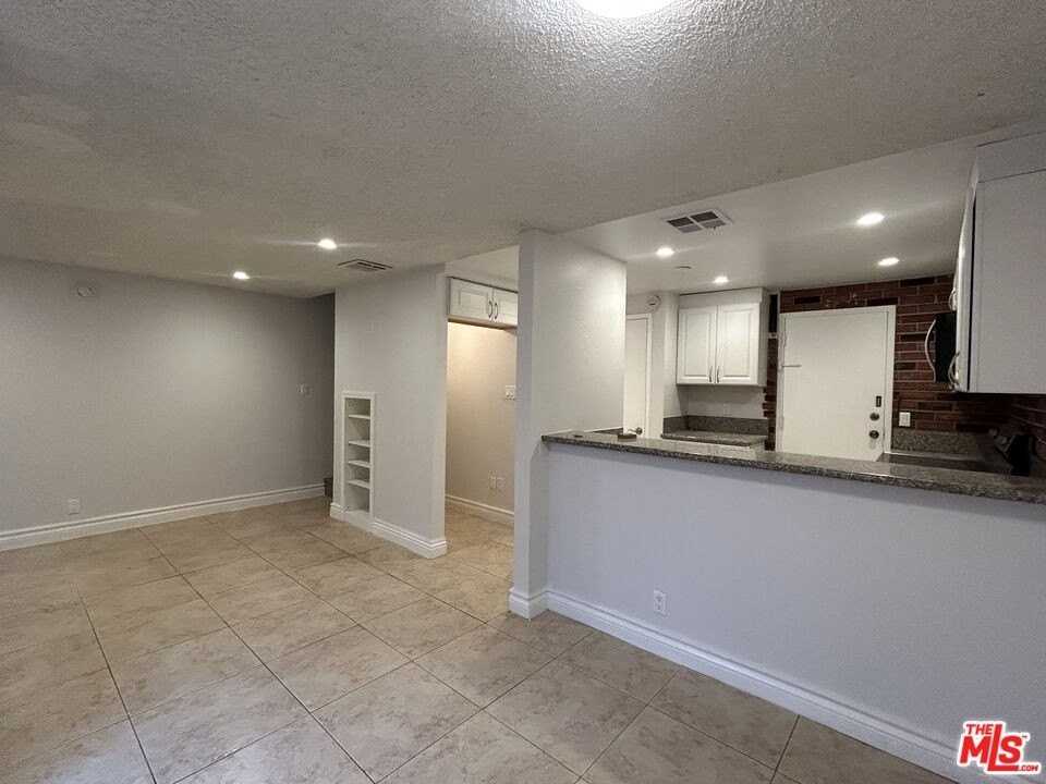 14501 Tupper Street #39 - Photo 4 of 31