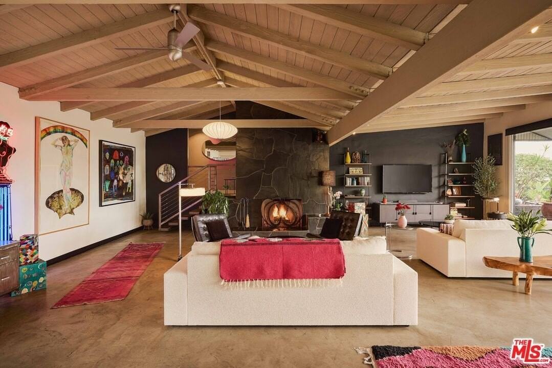 8147 Mulholland Ter - Photo 3 of 31