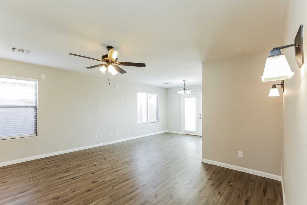 2638 E Valencia Dr - Photo 3 of 16