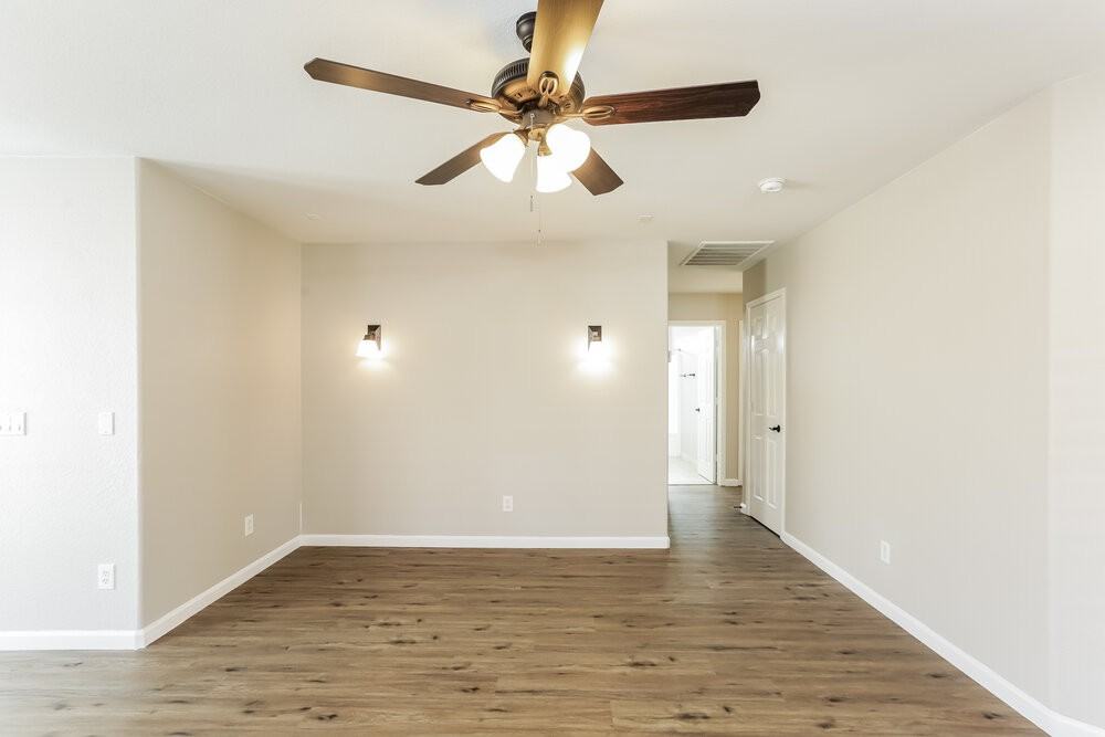 2638 E Valencia Dr - Photo 4 of 16