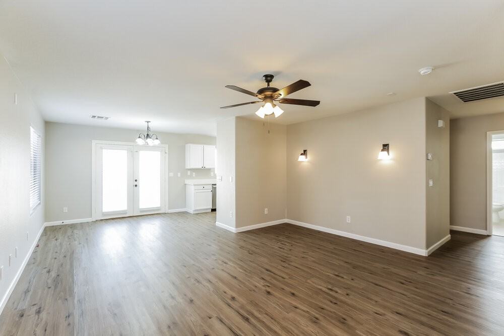 2638 E Valencia Dr - Photo 5 of 16