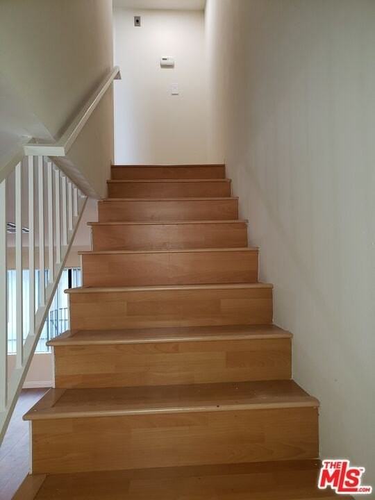 555 W Dryden St Apt 2 #2 - Photo 5 of 11