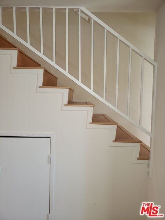 555 W Dryden St Apt 2 #2 - Photo 6 of 11