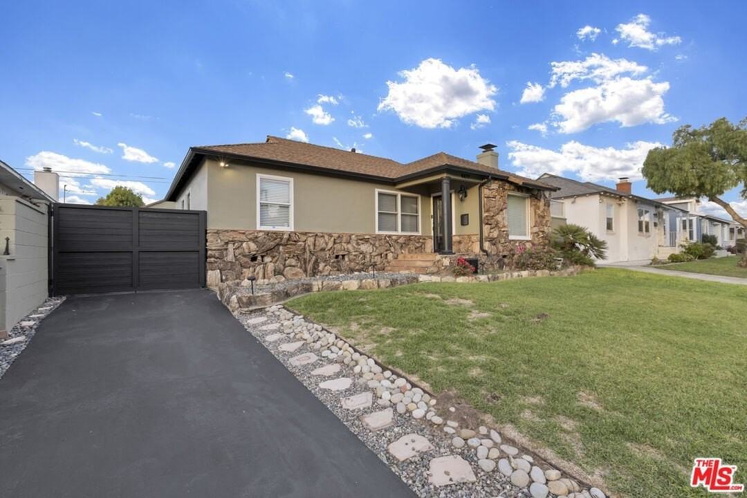 6677 West 88th Street - Photo 2 of 23