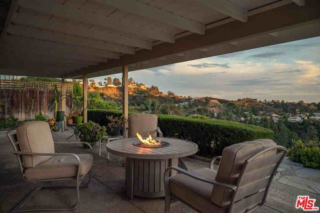 2701 Lake Hollywood Dr - Photo 7 of 41