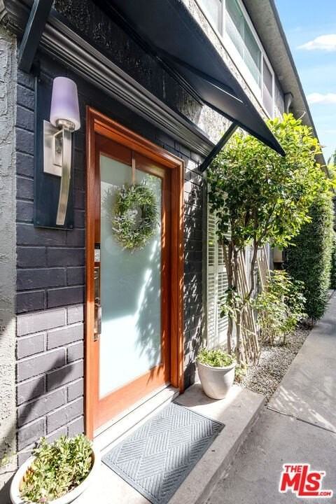 4443 Saugus Avenue #3 - Photo 5 of 35