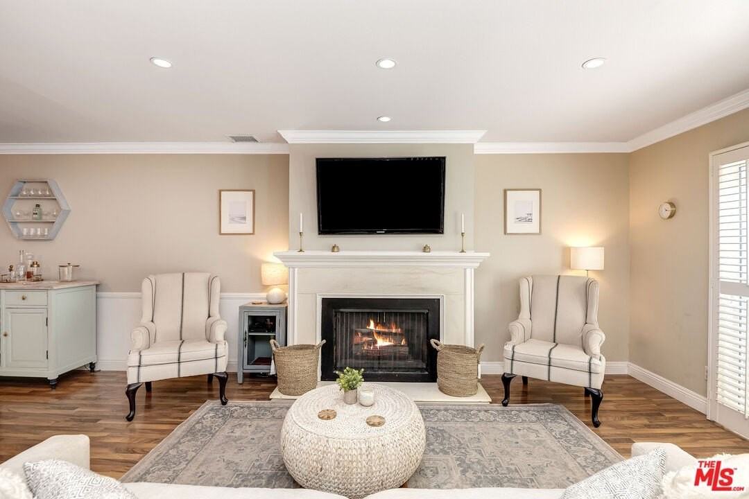 4443 Saugus Avenue #3 - Photo 7 of 35