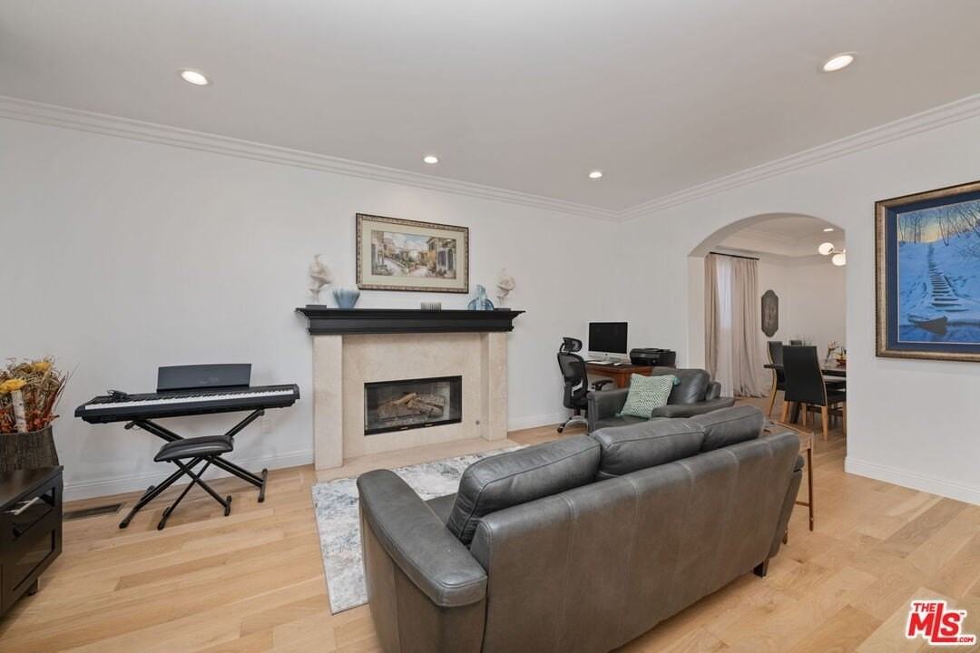 2056 Kerwood Avenue - Photo 6 of 49