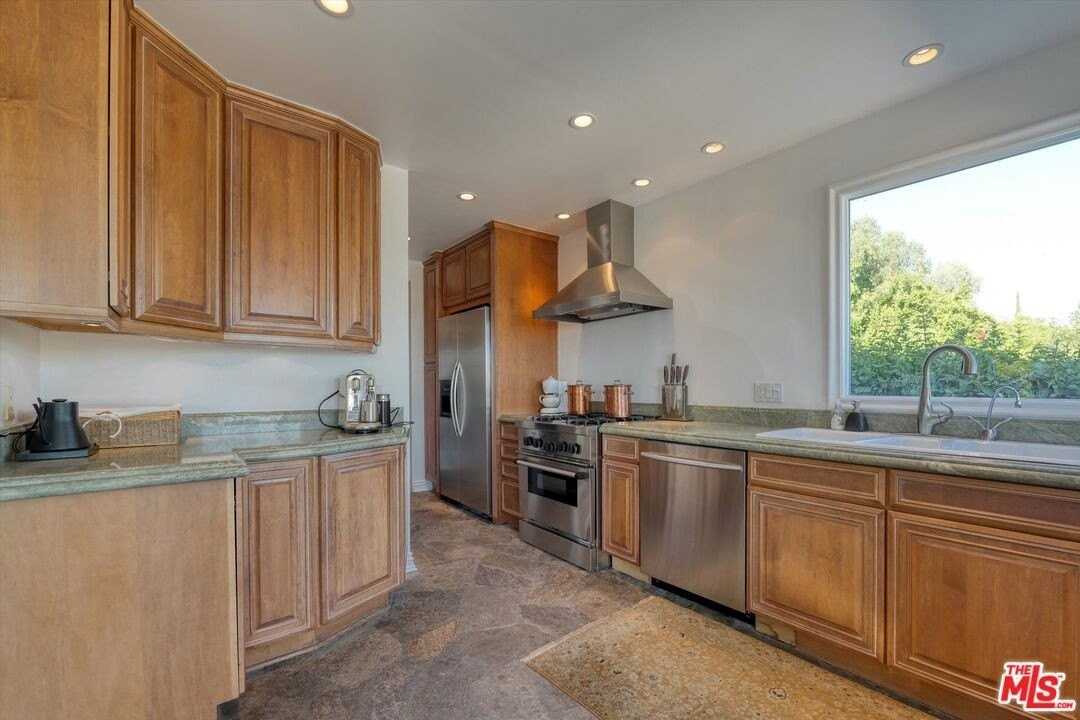 1300 Summitridge Drive - Photo 6 of 40