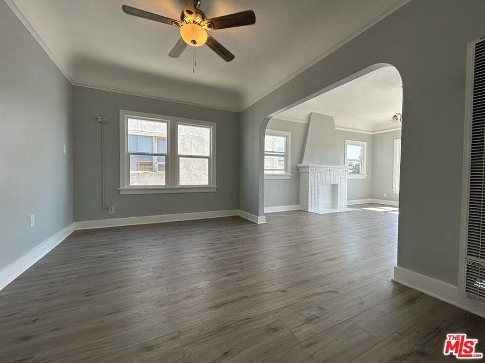 759 1/2 N Ridgewood Pl - Photo 2 of 20