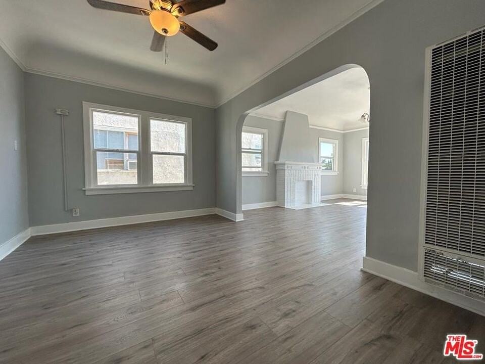 759 1/2 N Ridgewood Pl - Photo 3 of 20