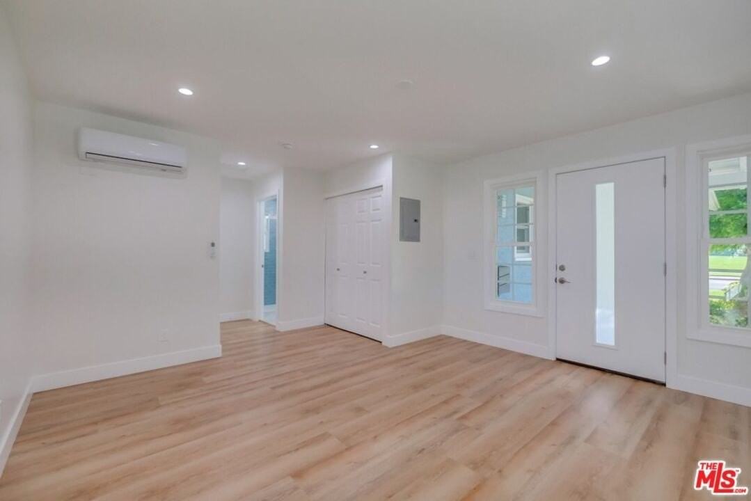 8356 Kittyhawk Avenue - Photo 4 of 24