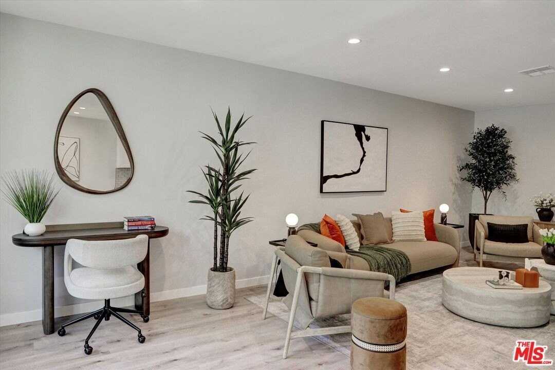 7300 Franklin Avenue #346 - Photo 6 of 22