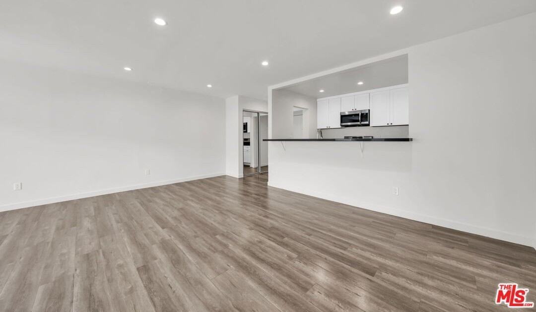 7453 Haskell Avenue #7 - Photo 6 of 14