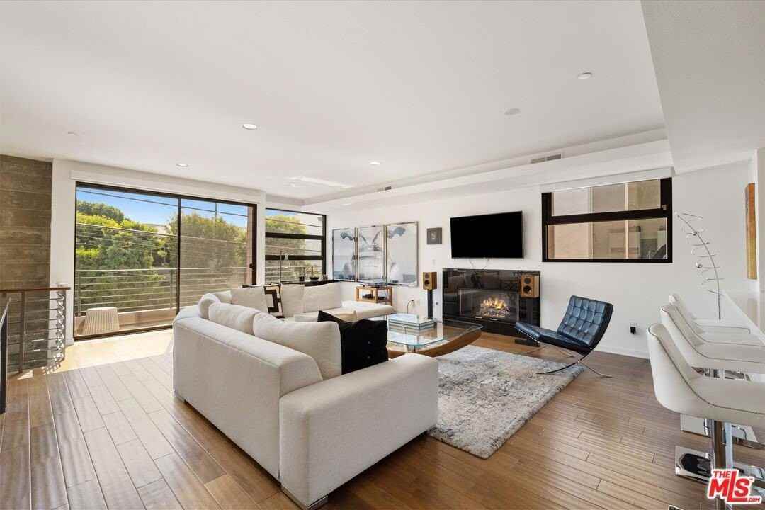 1410 Innes Pl - Photo 6 of 13