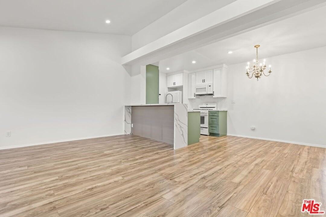 5500 Lindley Avenue #206 - Photo 5 of 24