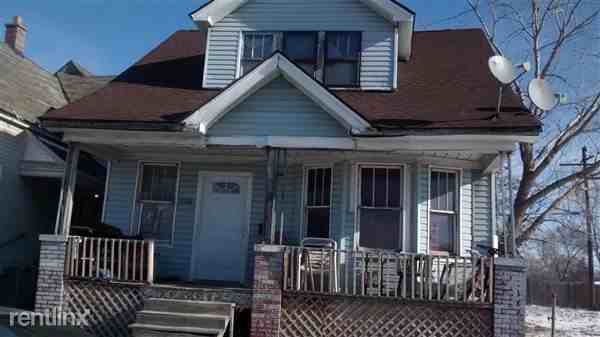 4018 35th St - Photo 3 of 3