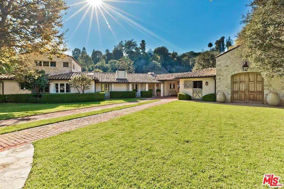 1525 Old Oak Rd - Photo 3 of 33