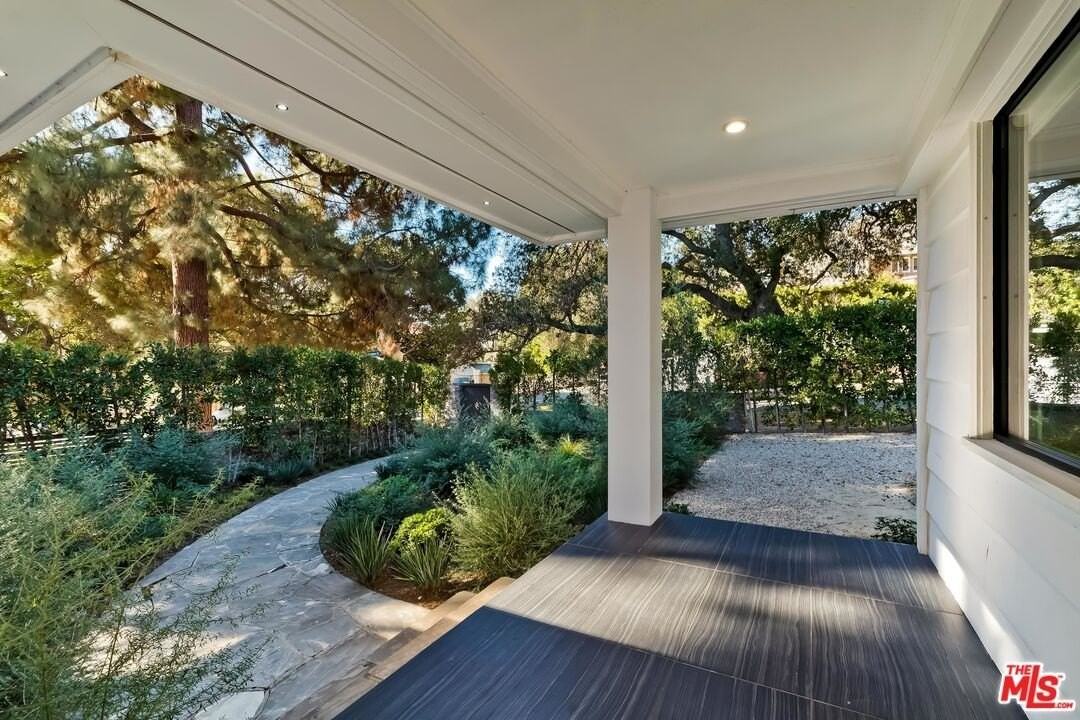 2400 Glendower Avenue - Photo 2 of 28